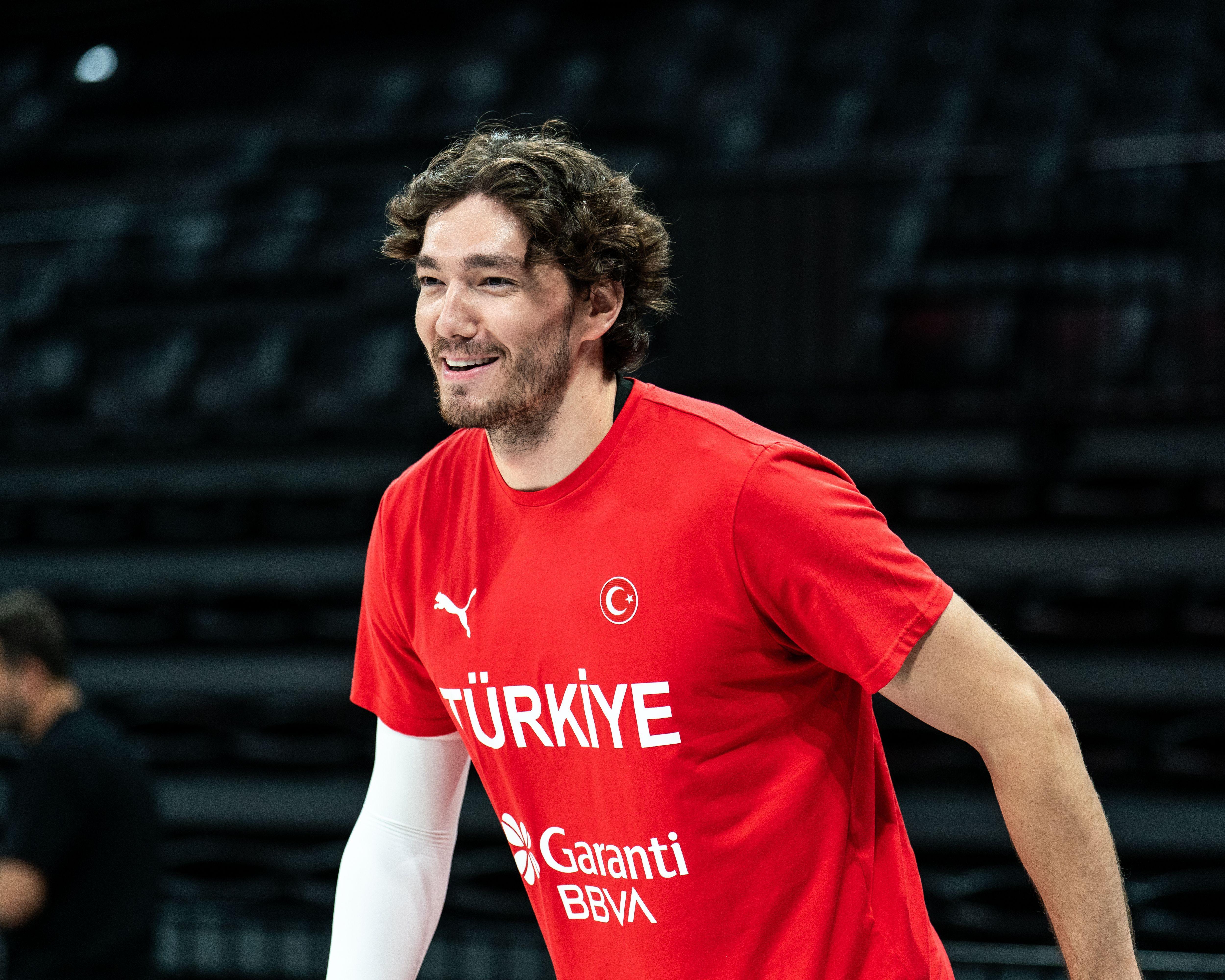 奥斯曼:这会是最精彩的一届欧锦赛 每个队都派出了最强阵